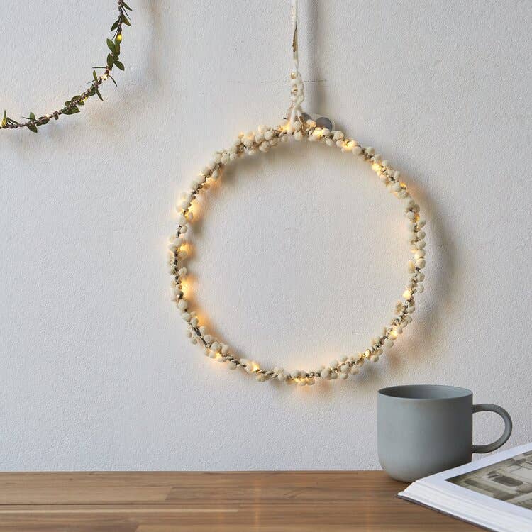 Pom Pom Wreath Led